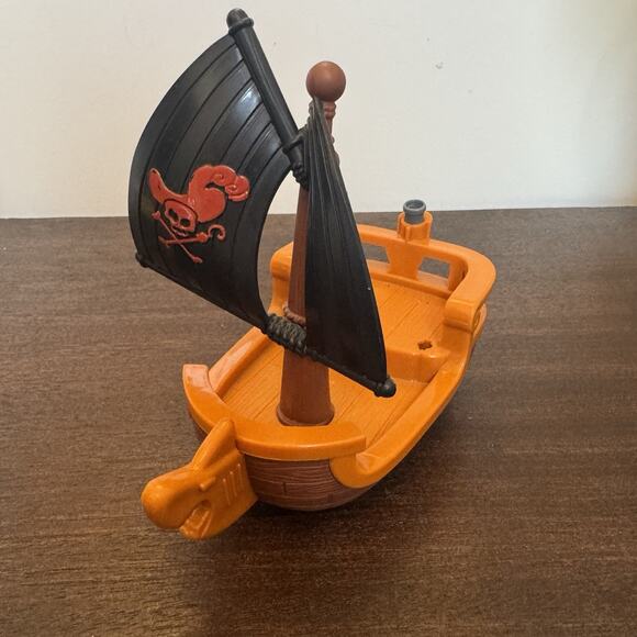 Disney Jake & the Never Land Pirates Hooks Battle Boat Mattel Pirate Ship - Picture 1 of 11